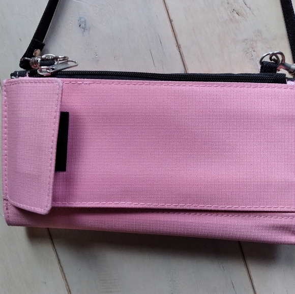 Roots Crossbody Wallet - Picture 6 of 7